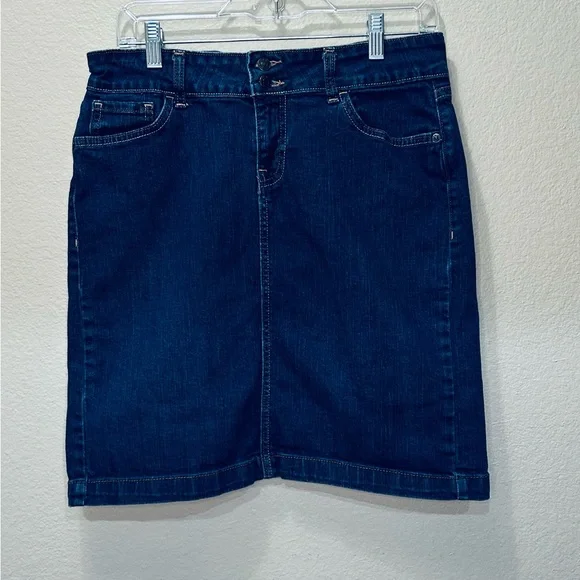 Old Navy Denim Jeans Skirt - Picture 1 of 10